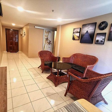 Em Homestay Pekan Pangkor Kültér fotó
