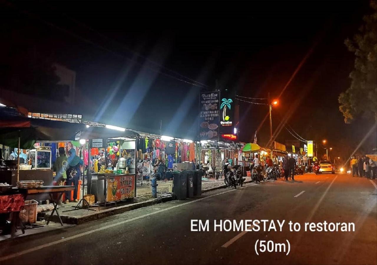 Em Homestay Pekan Pangkor Kültér fotó