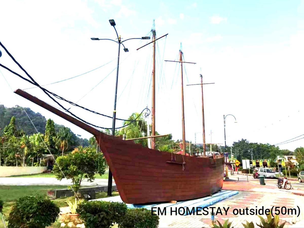 Em Homestay Pekan Pangkor Kültér fotó