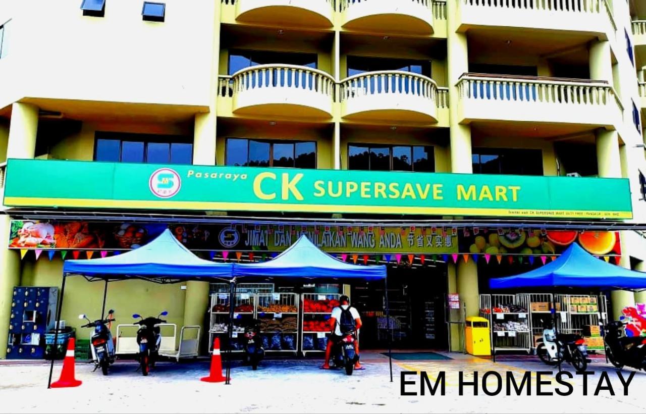Em Homestay Pekan Pangkor Kültér fotó