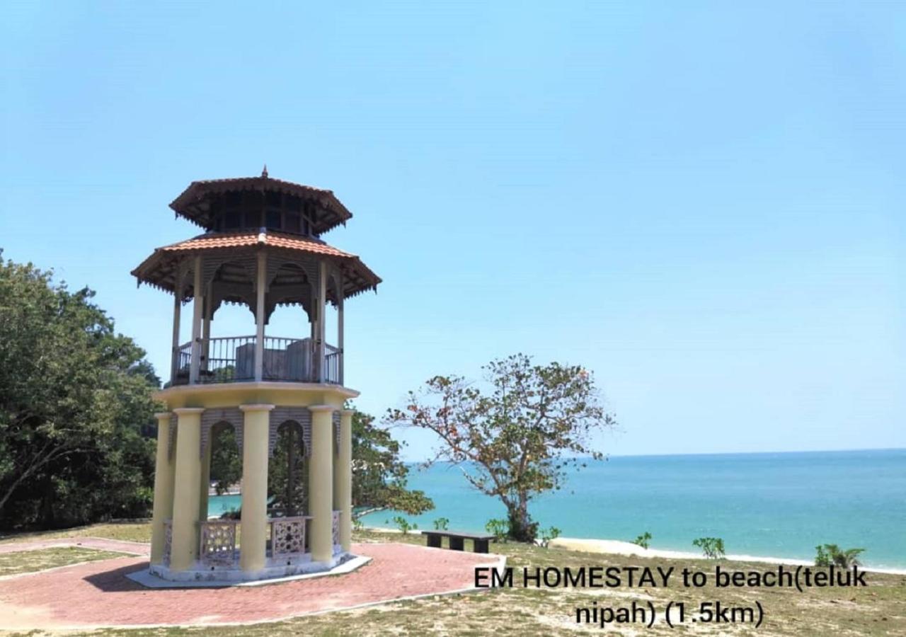 Em Homestay Pekan Pangkor Kültér fotó