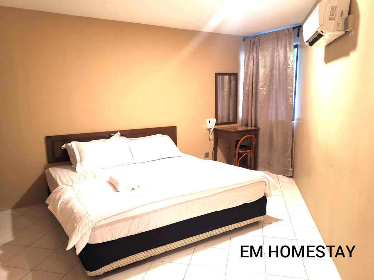 Em Homestay Pekan Pangkor Kültér fotó